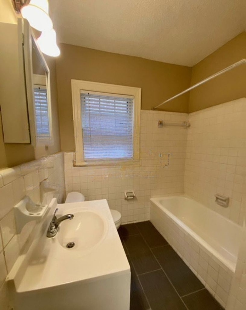 Bathroom before renovation