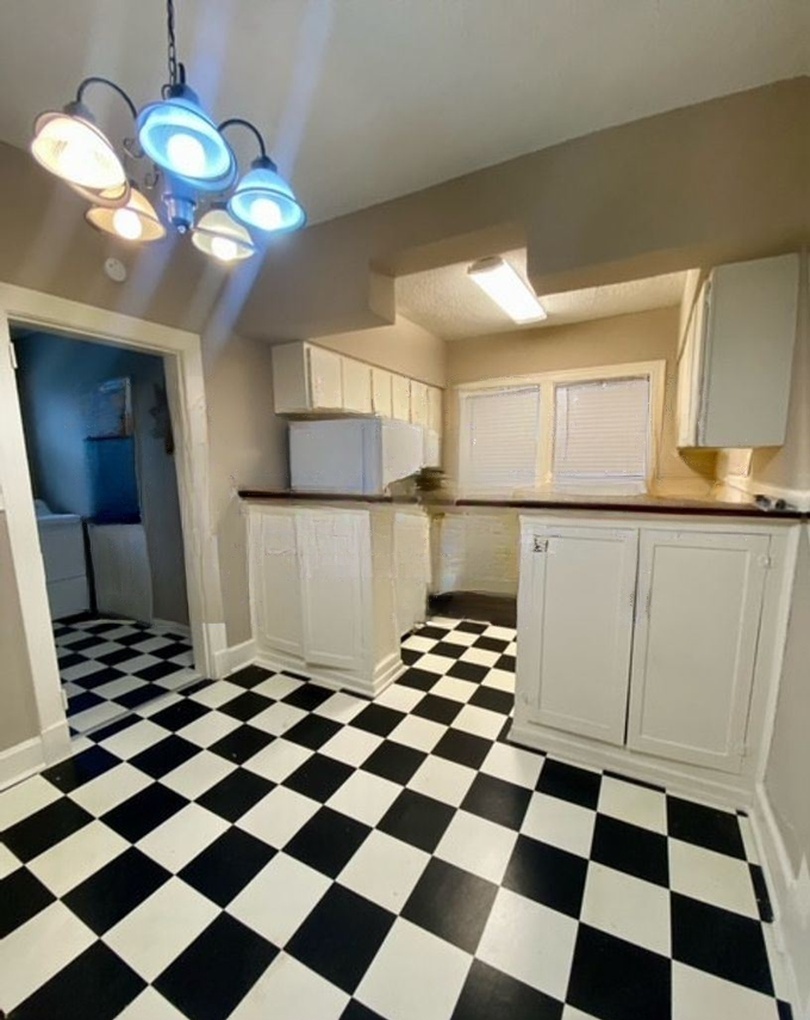 Kitchen before renovation