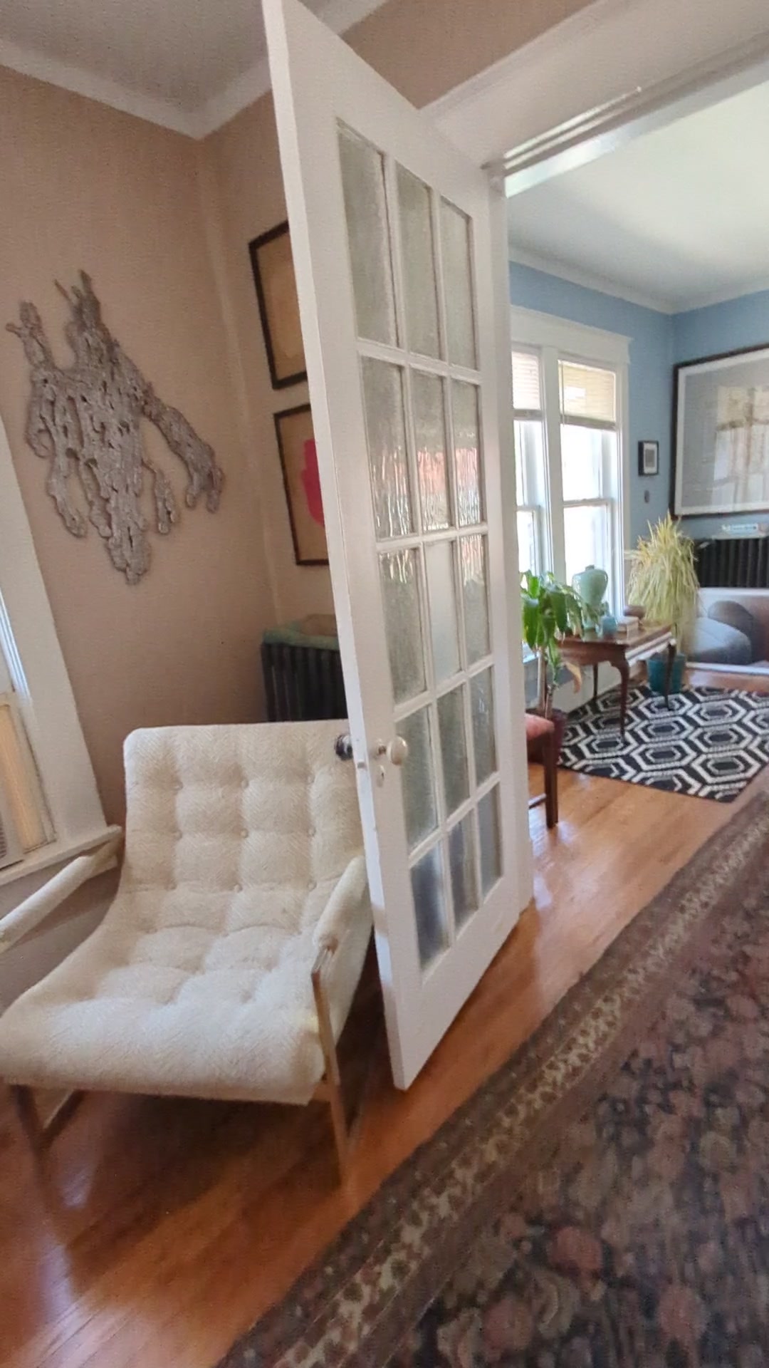 Living room before renovation