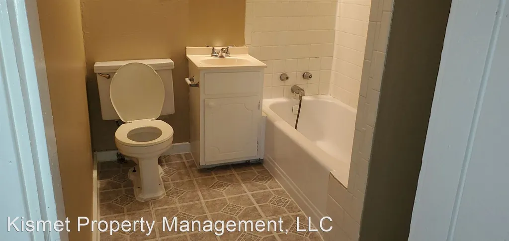 Bathroom before renovation